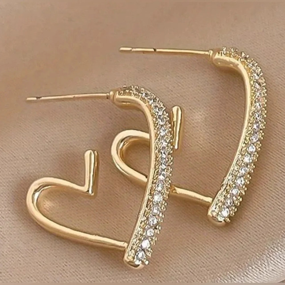 NWT gold and rhinestone heart shaped earrings - Picture 1 of 3